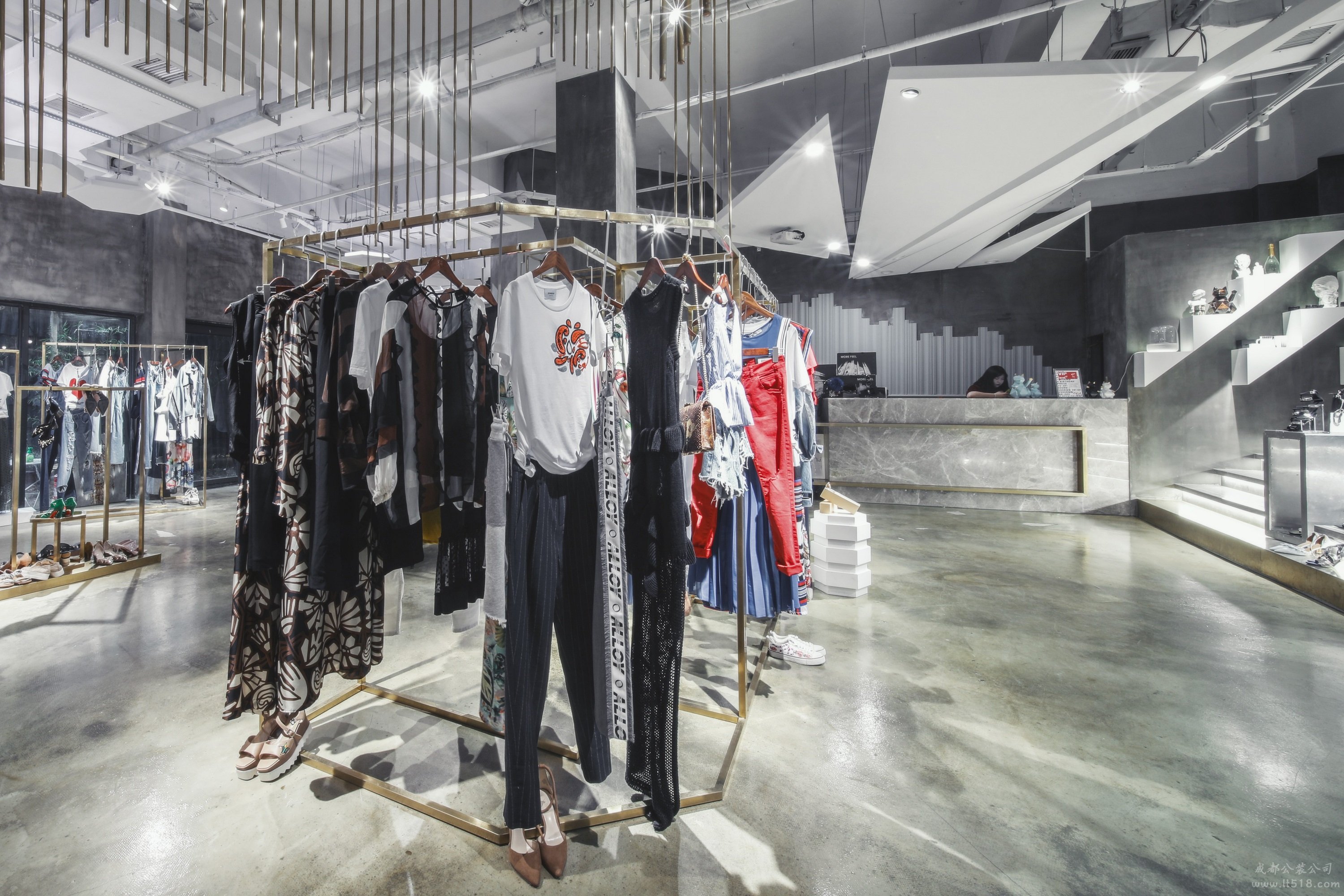 40平服装店装修效果图