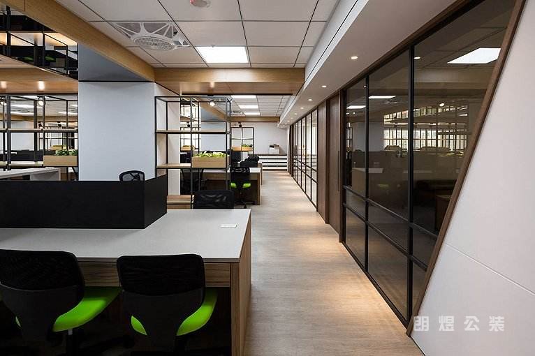 成都专业正规办公室装修设计公司哪家好？