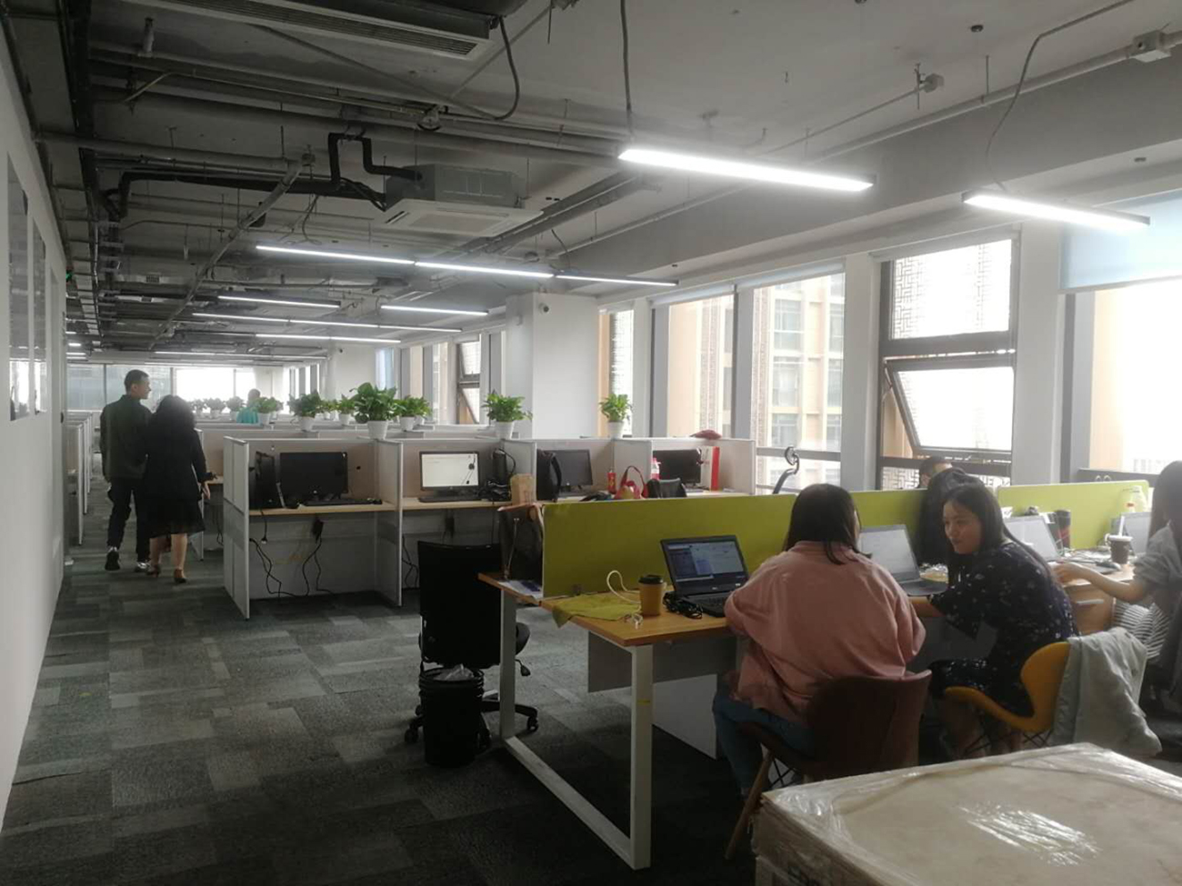 信鼎科技公司成都分公司办公室装修实景图