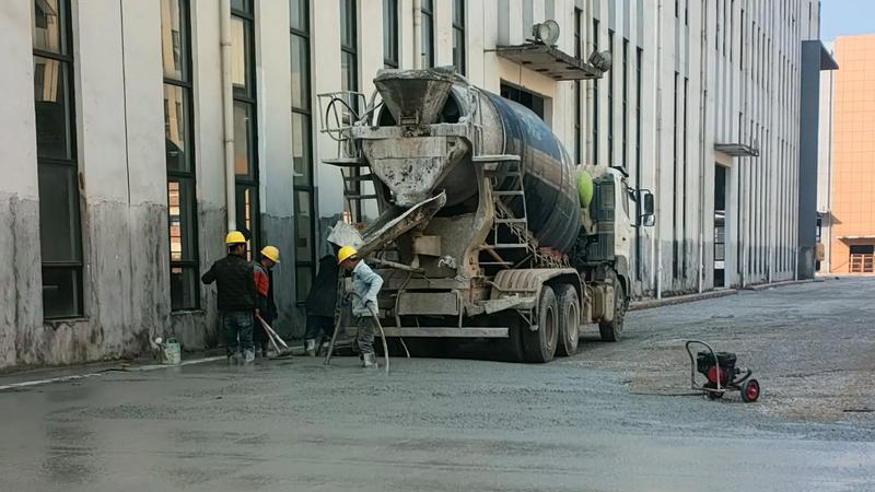 厂房外整体浇筑类地坪